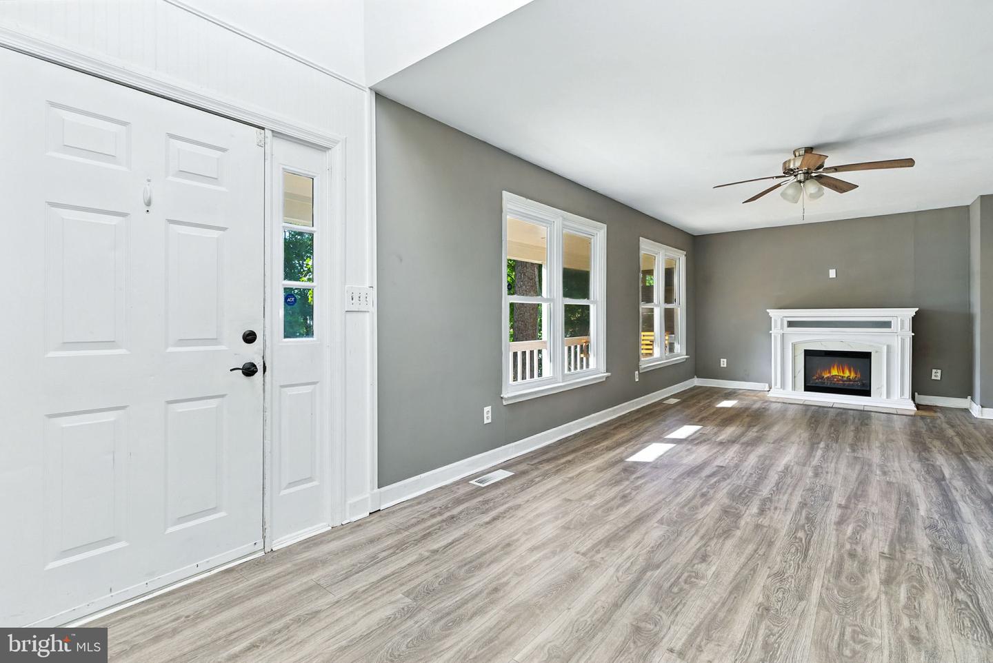 7705 OFFSHORE DR, CHESTERFIELD, Virginia 23832, 3 Bedrooms Bedrooms, 5 Rooms Rooms,2 BathroomsBathrooms,Residential,For sale,7705 OFFSHORE DR,VACF2001254 MLS # VACF2001254