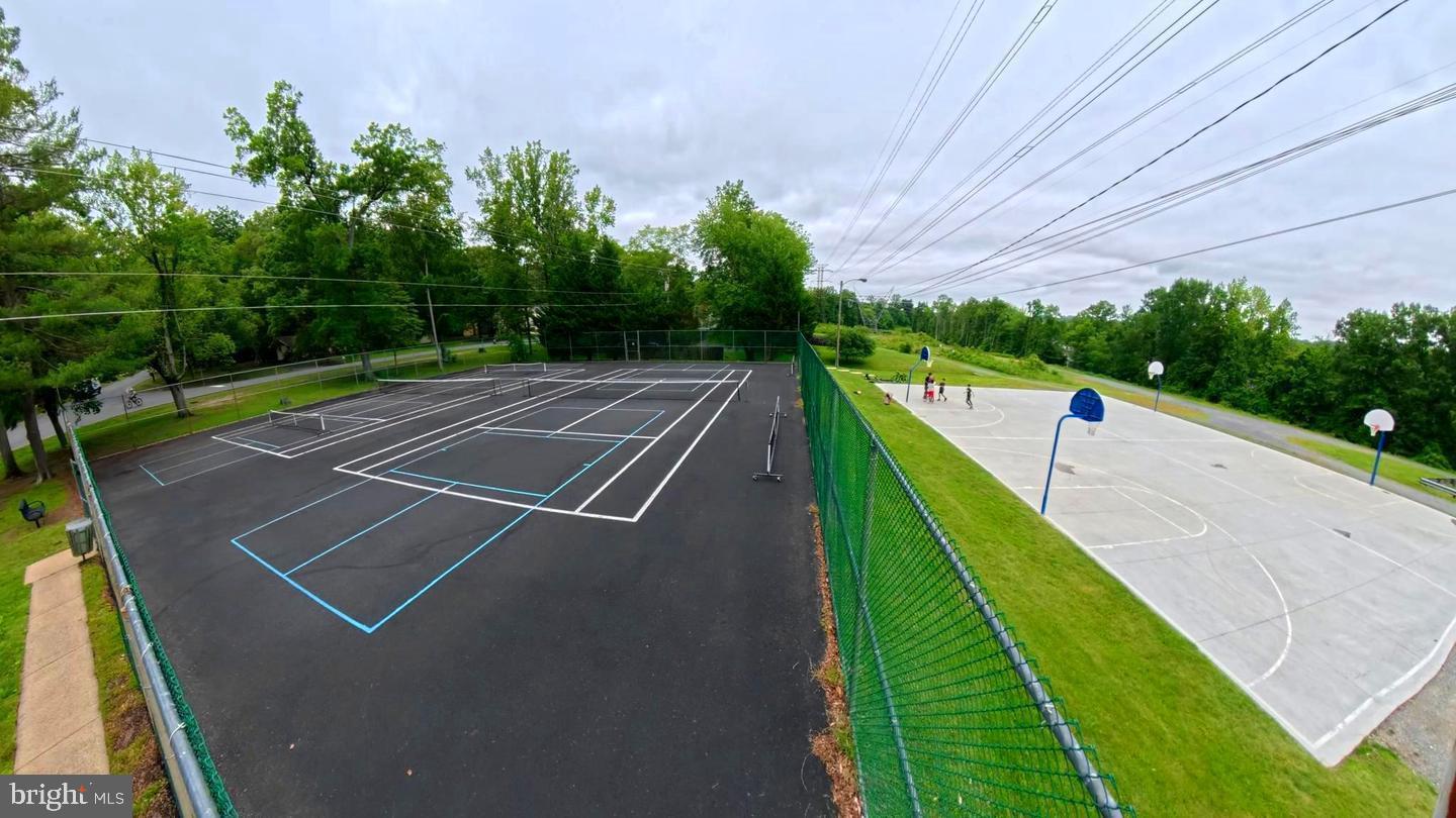 2425 HARPOON DR, STAFFORD, Virginia 22554, 4 Bedrooms Bedrooms, ,2 BathroomsBathrooms,Residential,For sale,2425 HARPOON DR,VAST2042170 MLS # VAST2042170