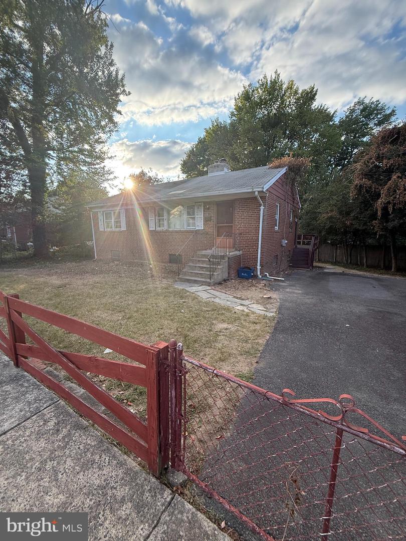 10118 DWIGHT AVE, FAIRFAX, Virginia 22032, 3 Bedrooms Bedrooms, ,1 BathroomBathrooms,Residential,For sale,10118 DWIGHT AVE,VAFC2006886 MLS # VAFC2006886