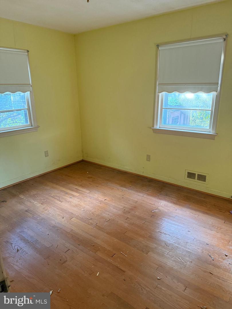 10118 DWIGHT AVE, FAIRFAX, Virginia 22032, 3 Bedrooms Bedrooms, ,1 BathroomBathrooms,Residential,For sale,10118 DWIGHT AVE,VAFC2006886 MLS # VAFC2006886