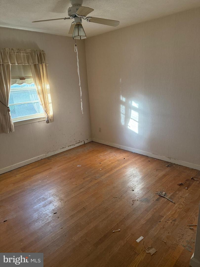 10118 DWIGHT AVE, FAIRFAX, Virginia 22032, 3 Bedrooms Bedrooms, ,1 BathroomBathrooms,Residential,For sale,10118 DWIGHT AVE,VAFC2006886 MLS # VAFC2006886