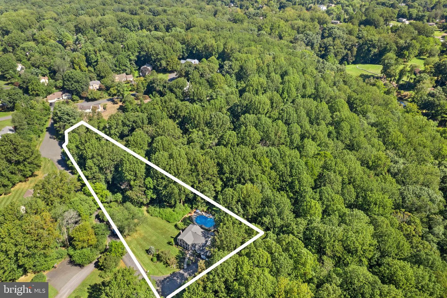 5305 HEXAGON PL, FAIRFAX, Virginia 22030, 4 Bedrooms Bedrooms, ,3 BathroomsBathrooms,Residential,For sale,5305 HEXAGON PL,VAFX2263558 MLS # VAFX2263558