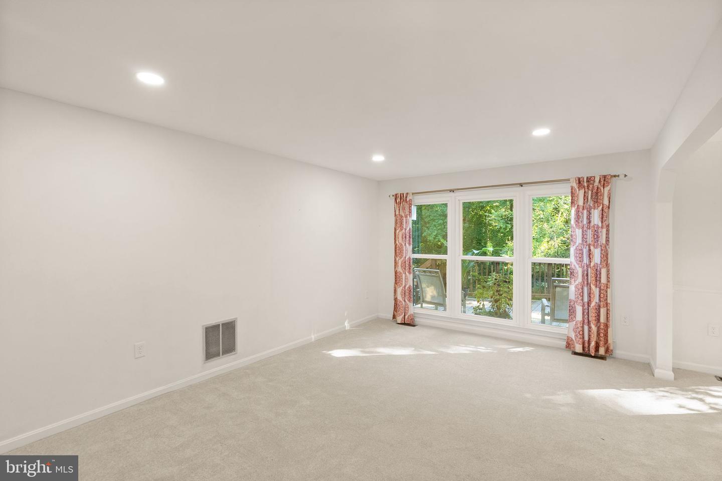 5305 HEXAGON PL, FAIRFAX, Virginia 22030, 4 Bedrooms Bedrooms, ,3 BathroomsBathrooms,Residential,For sale,5305 HEXAGON PL,VAFX2263558 MLS # VAFX2263558