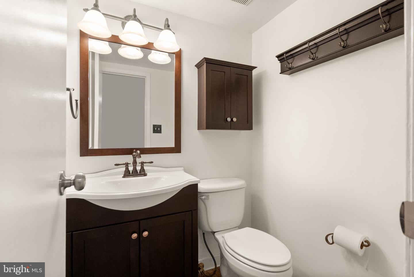 5305 HEXAGON PL, FAIRFAX, Virginia 22030, 4 Bedrooms Bedrooms, ,3 BathroomsBathrooms,Residential,For sale,5305 HEXAGON PL,VAFX2263558 MLS # VAFX2263558