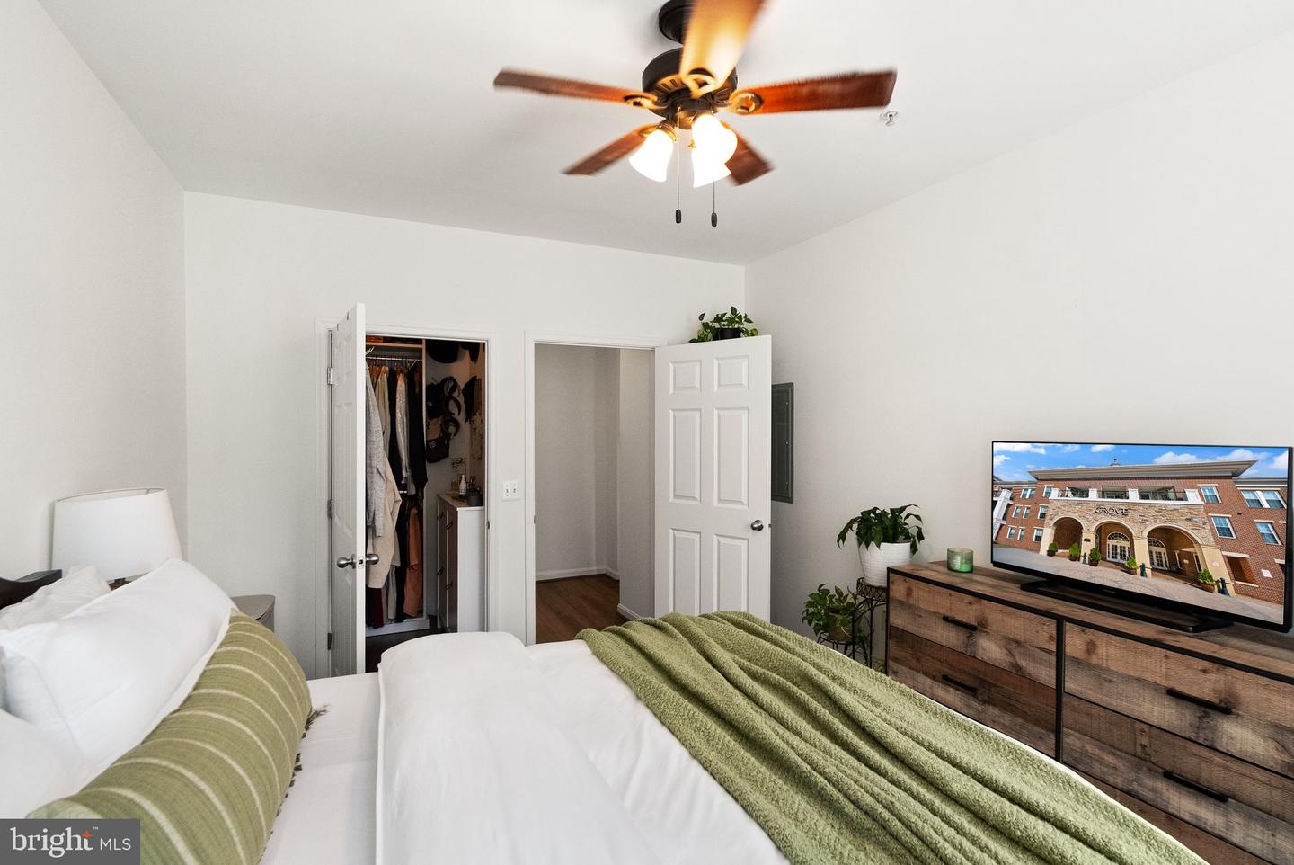2465 ARMY NAVY DR #204, ARLINGTON, Virginia 22206, 1 Bedroom Bedrooms, ,1 BathroomBathrooms,Residential,For sale,2465 ARMY NAVY DR #204,VAAR2063176 MLS # VAAR2063176