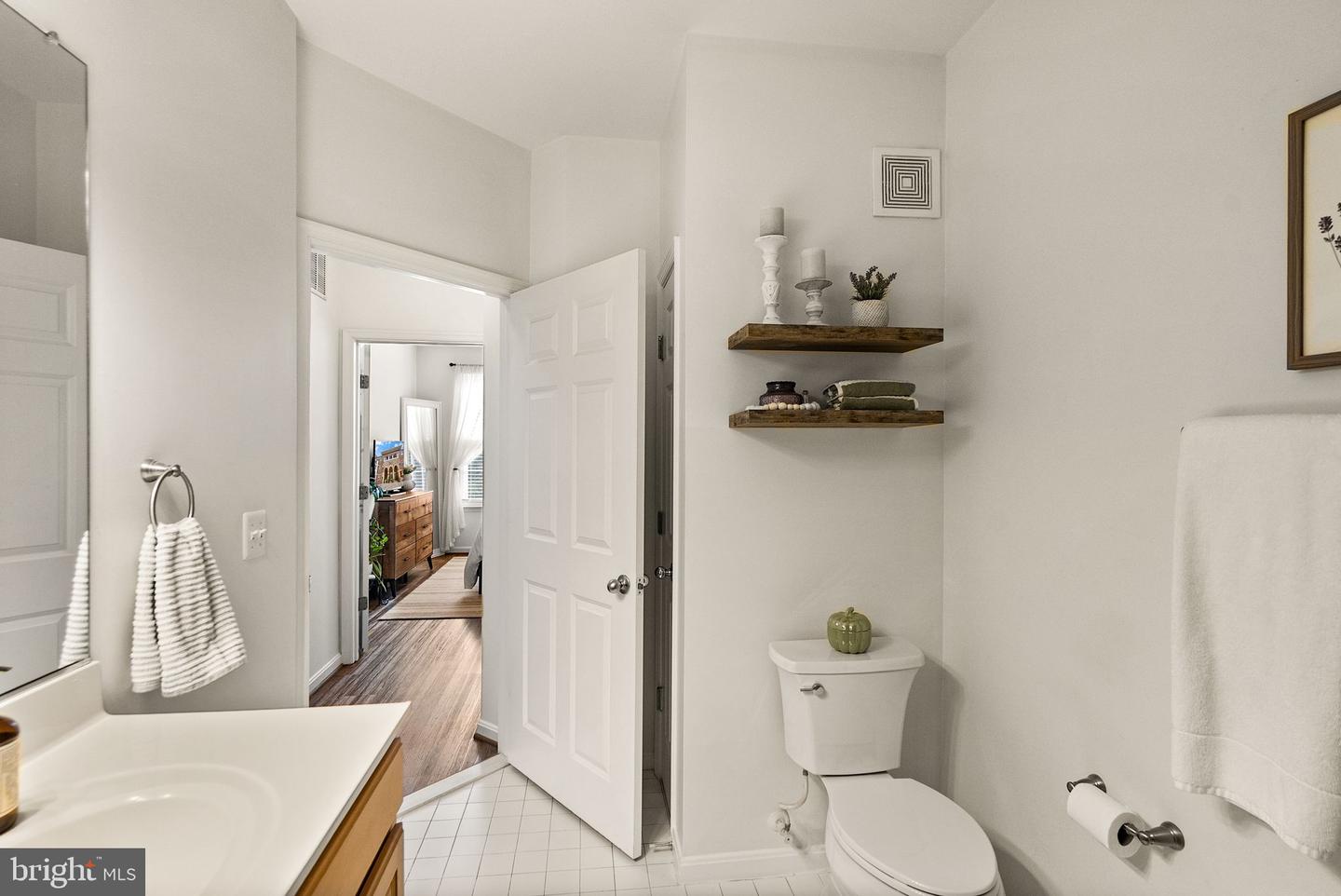2465 ARMY NAVY DR #204, ARLINGTON, Virginia 22206, 1 Bedroom Bedrooms, ,1 BathroomBathrooms,Residential,For sale,2465 ARMY NAVY DR #204,VAAR2063176 MLS # VAAR2063176