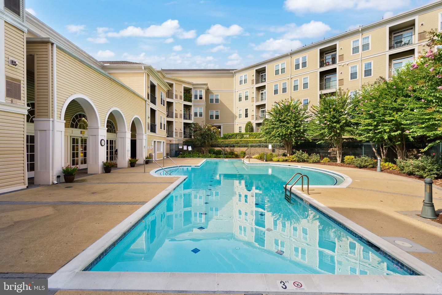 2465 ARMY NAVY DR #204, ARLINGTON, Virginia 22206, 1 Bedroom Bedrooms, ,1 BathroomBathrooms,Residential,For sale,2465 ARMY NAVY DR #204,VAAR2063176 MLS # VAAR2063176