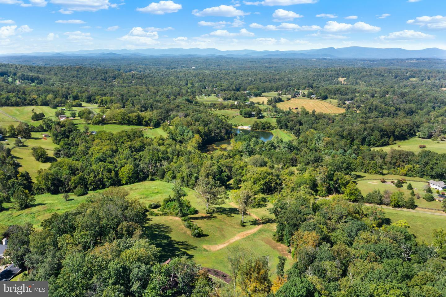 8525 MEADOWS RD, WARRENTON, Virginia 20186, 4 Bedrooms Bedrooms, ,3 BathroomsBathrooms,Residential,For sale,8525 MEADOWS RD,VAFQ2018224 MLS # VAFQ2018224