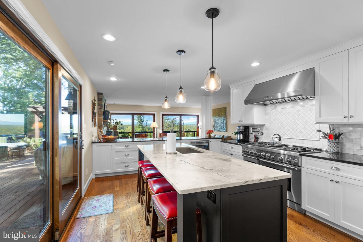 8525 MEADOWS RD, WARRENTON, Virginia 20186, 4 Bedrooms Bedrooms, ,3 BathroomsBathrooms,Residential,For sale,8525 MEADOWS RD,VAFQ2018224 MLS # VAFQ2018224