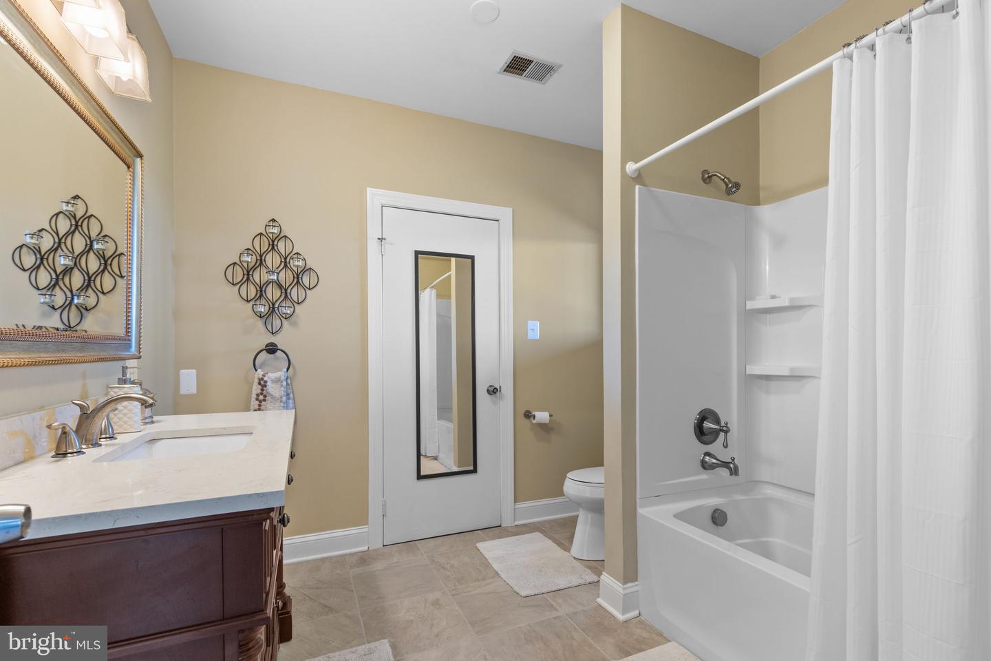 8525 MEADOWS RD, WARRENTON, Virginia 20186, 4 Bedrooms Bedrooms, ,3 BathroomsBathrooms,Residential,For sale,8525 MEADOWS RD,VAFQ2018224 MLS # VAFQ2018224