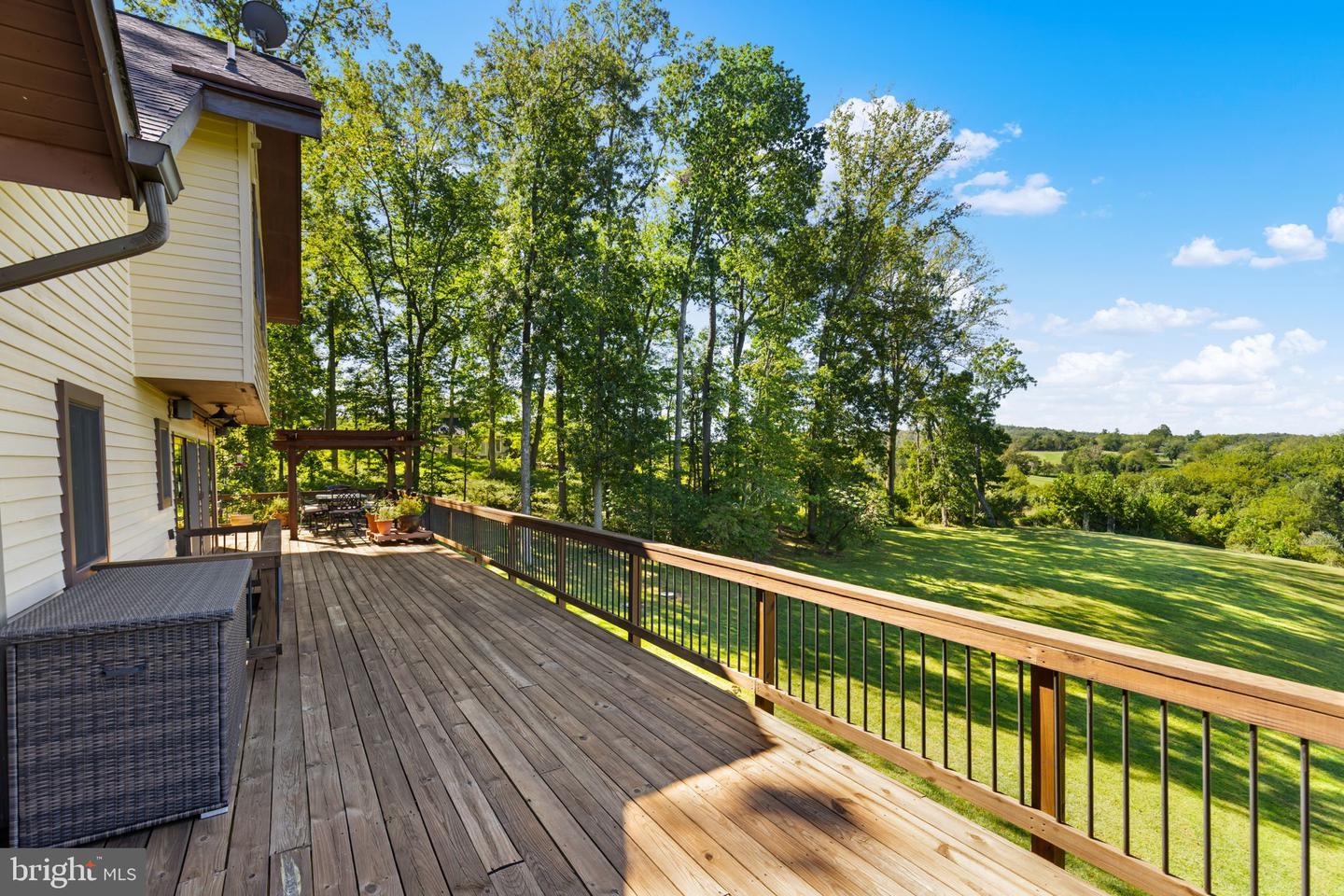 8525 MEADOWS RD, WARRENTON, Virginia 20186, 4 Bedrooms Bedrooms, ,3 BathroomsBathrooms,Residential,For sale,8525 MEADOWS RD,VAFQ2018224 MLS # VAFQ2018224