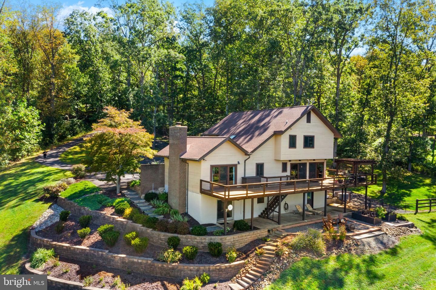 8525 MEADOWS RD, WARRENTON, Virginia 20186, 4 Bedrooms Bedrooms, ,3 BathroomsBathrooms,Residential,For sale,8525 MEADOWS RD,VAFQ2018224 MLS # VAFQ2018224