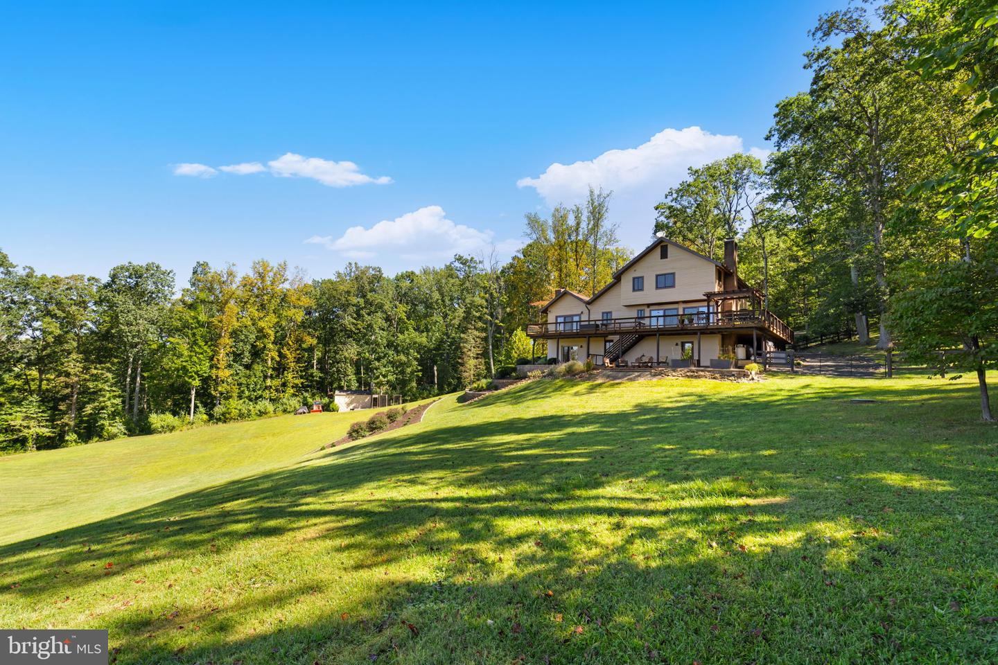 8525 MEADOWS RD, WARRENTON, Virginia 20186, 4 Bedrooms Bedrooms, ,3 BathroomsBathrooms,Residential,For sale,8525 MEADOWS RD,VAFQ2018224 MLS # VAFQ2018224