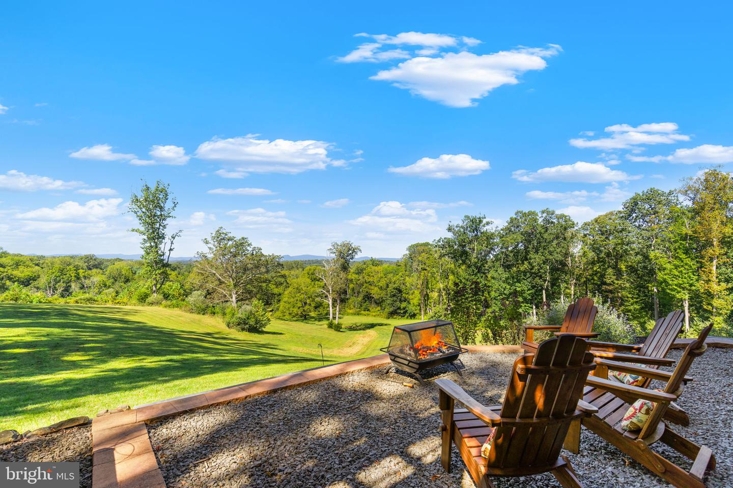 8525 MEADOWS RD, WARRENTON, Virginia 20186, 4 Bedrooms Bedrooms, ,3 BathroomsBathrooms,Residential,For sale,8525 MEADOWS RD,VAFQ2018224 MLS # VAFQ2018224