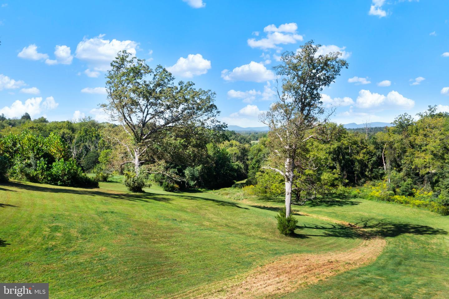 8525 MEADOWS RD, WARRENTON, Virginia 20186, 4 Bedrooms Bedrooms, ,3 BathroomsBathrooms,Residential,For sale,8525 MEADOWS RD,VAFQ2018224 MLS # VAFQ2018224