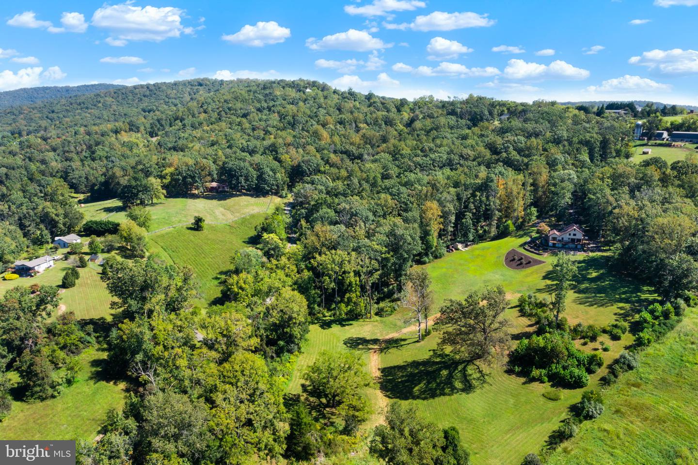 8525 MEADOWS RD, WARRENTON, Virginia 20186, 4 Bedrooms Bedrooms, ,3 BathroomsBathrooms,Residential,For sale,8525 MEADOWS RD,VAFQ2018224 MLS # VAFQ2018224