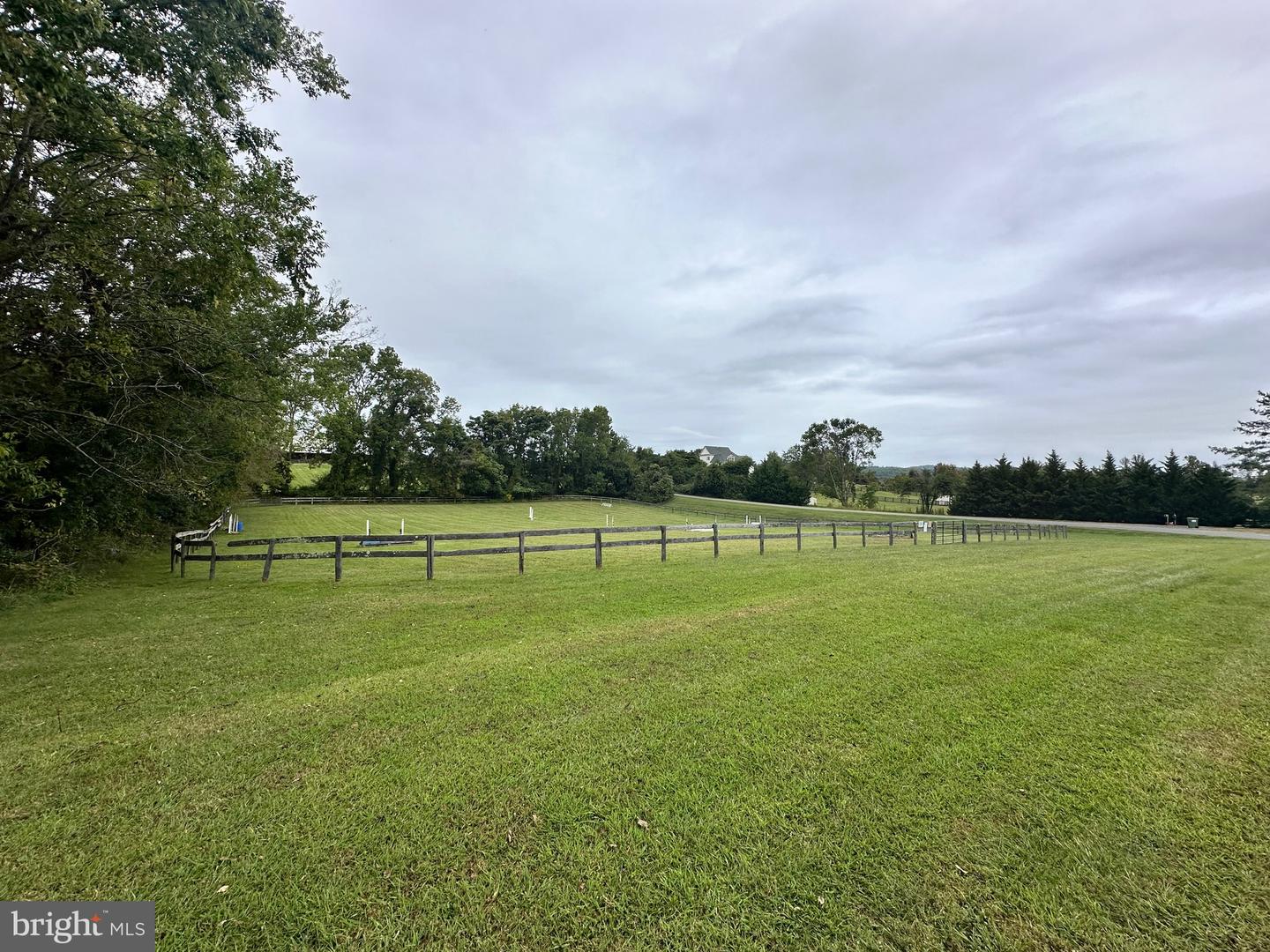 8525 MEADOWS RD, WARRENTON, Virginia 20186, 4 Bedrooms Bedrooms, ,3 BathroomsBathrooms,Residential,For sale,8525 MEADOWS RD,VAFQ2018224 MLS # VAFQ2018224