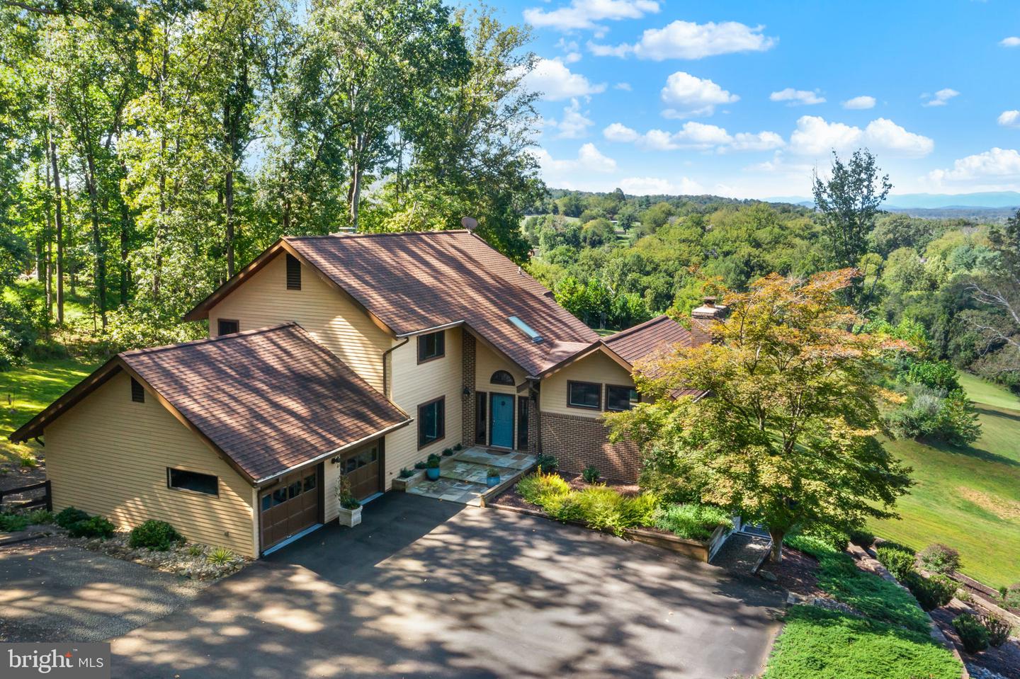 8525 MEADOWS RD, WARRENTON, Virginia 20186, 4 Bedrooms Bedrooms, ,3 BathroomsBathrooms,Residential,For sale,8525 MEADOWS RD,VAFQ2018224 MLS # VAFQ2018224