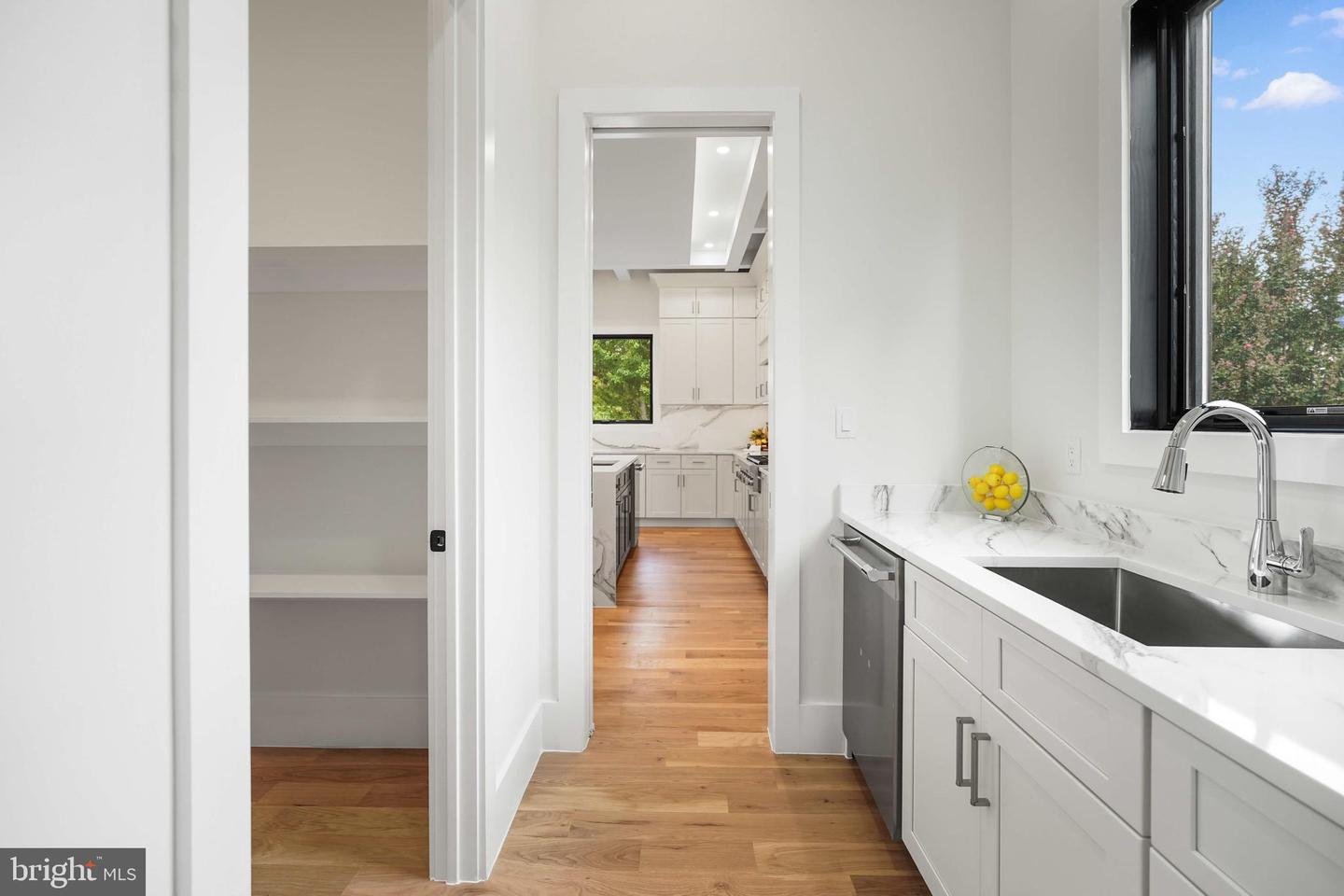 6818 BARRETT RD, FALLS CHURCH, Virginia 22042, 6 Bedrooms Bedrooms, ,5 BathroomsBathrooms,Residential,For sale,6818 BARRETT RD,VAFX2266128 MLS # VAFX2266128