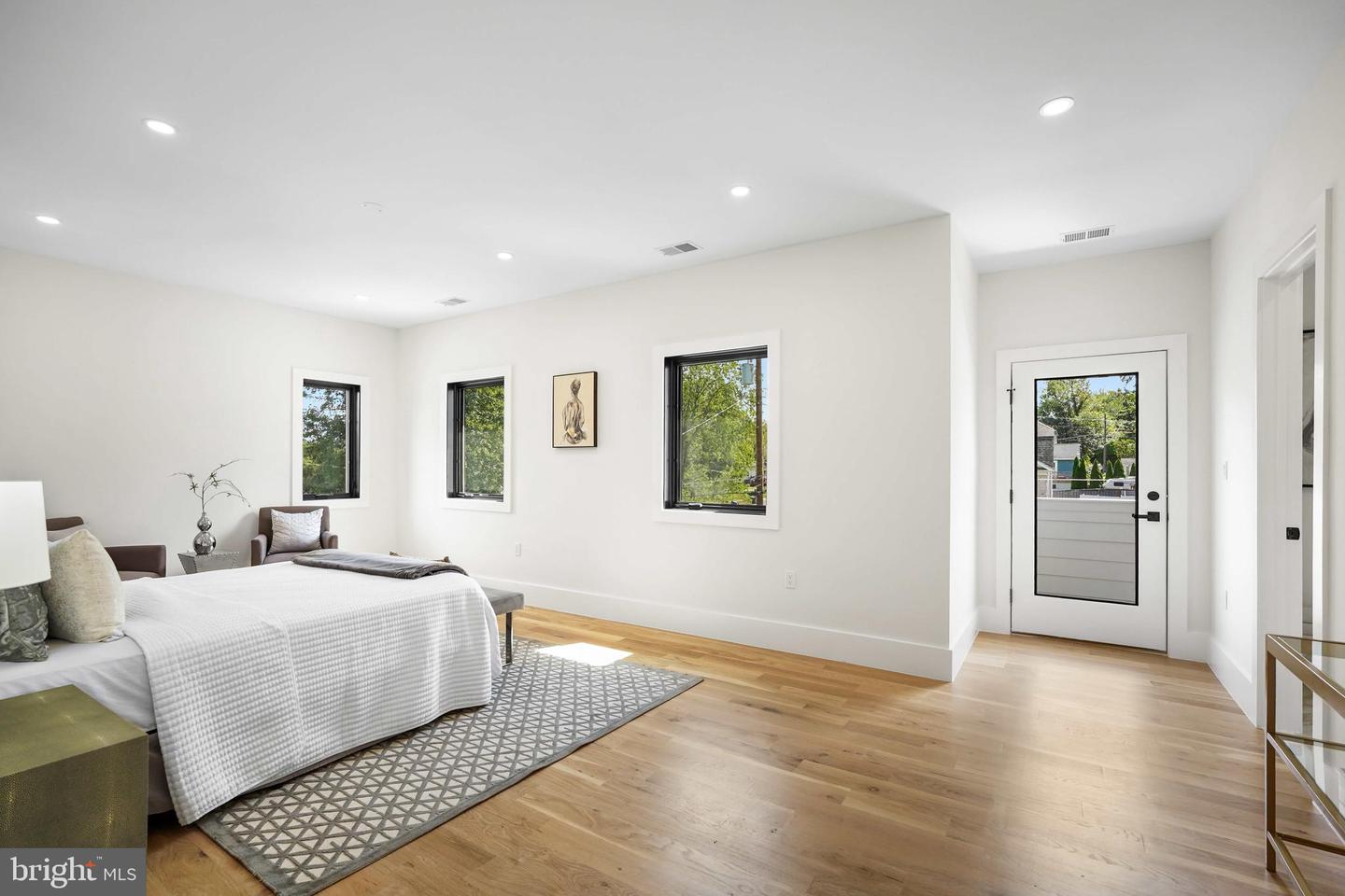 6818 BARRETT RD, FALLS CHURCH, Virginia 22042, 6 Bedrooms Bedrooms, ,5 BathroomsBathrooms,Residential,For sale,6818 BARRETT RD,VAFX2266128 MLS # VAFX2266128