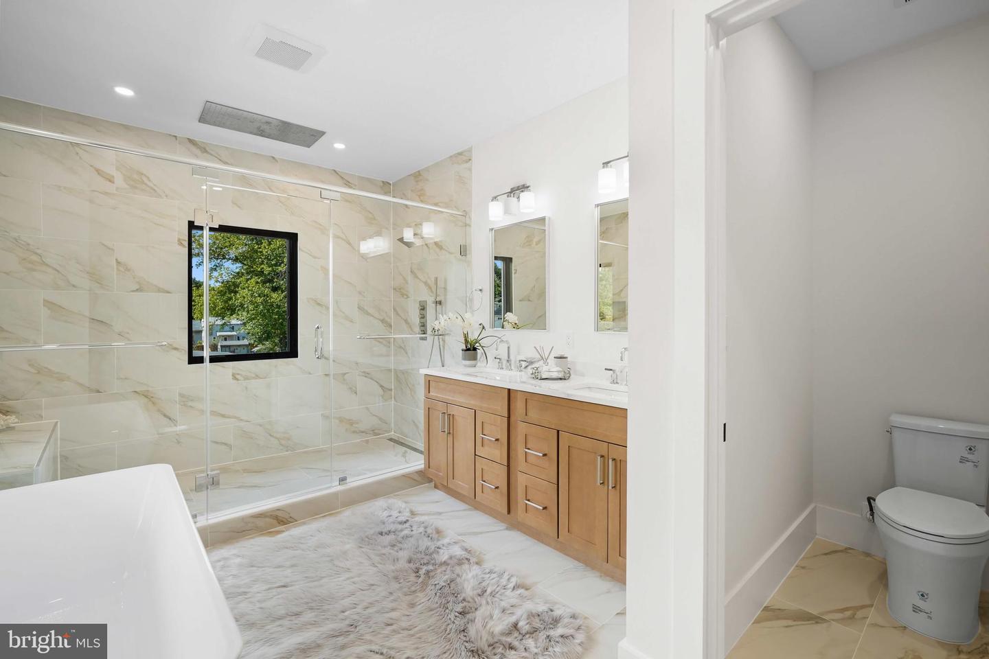 6818 BARRETT RD, FALLS CHURCH, Virginia 22042, 6 Bedrooms Bedrooms, ,5 BathroomsBathrooms,Residential,For sale,6818 BARRETT RD,VAFX2266128 MLS # VAFX2266128