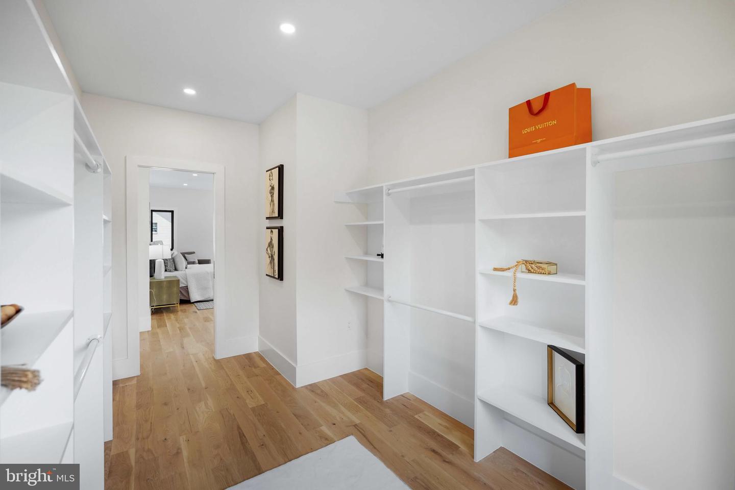 6818 BARRETT RD, FALLS CHURCH, Virginia 22042, 6 Bedrooms Bedrooms, ,5 BathroomsBathrooms,Residential,For sale,6818 BARRETT RD,VAFX2266128 MLS # VAFX2266128