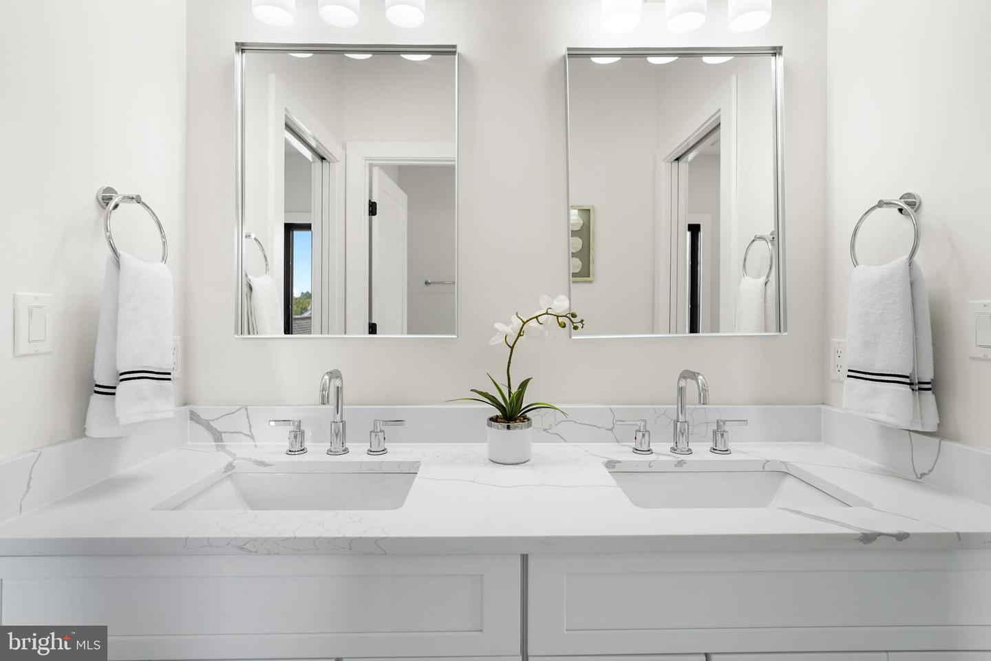 6818 BARRETT RD, FALLS CHURCH, Virginia 22042, 6 Bedrooms Bedrooms, ,5 BathroomsBathrooms,Residential,For sale,6818 BARRETT RD,VAFX2266128 MLS # VAFX2266128