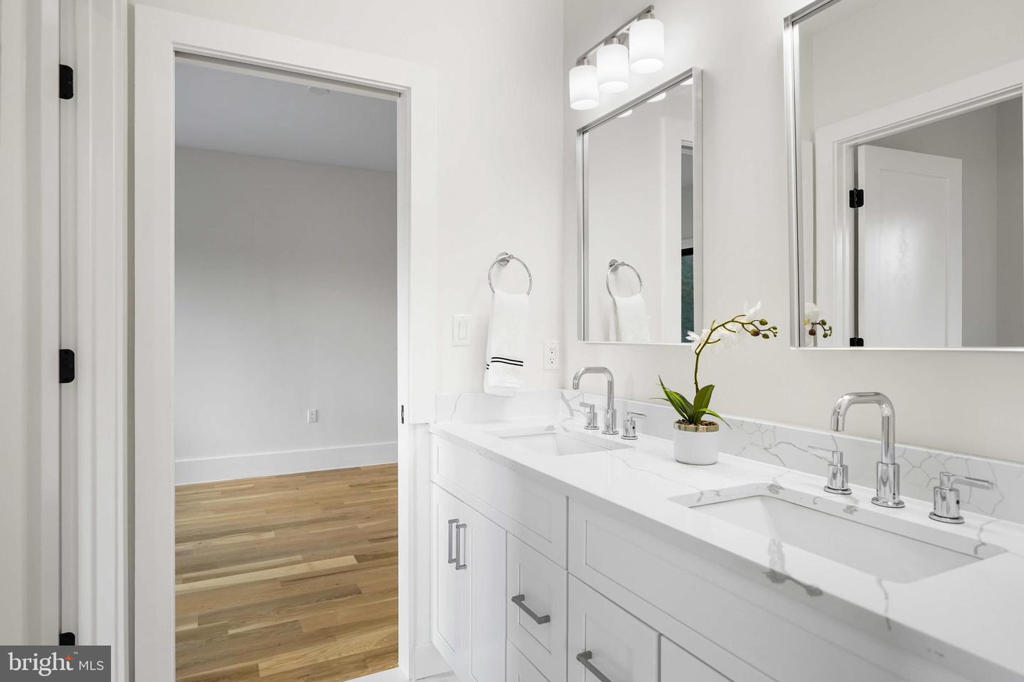 6818 BARRETT RD, FALLS CHURCH, Virginia 22042, 6 Bedrooms Bedrooms, ,5 BathroomsBathrooms,Residential,For sale,6818 BARRETT RD,VAFX2266128 MLS # VAFX2266128