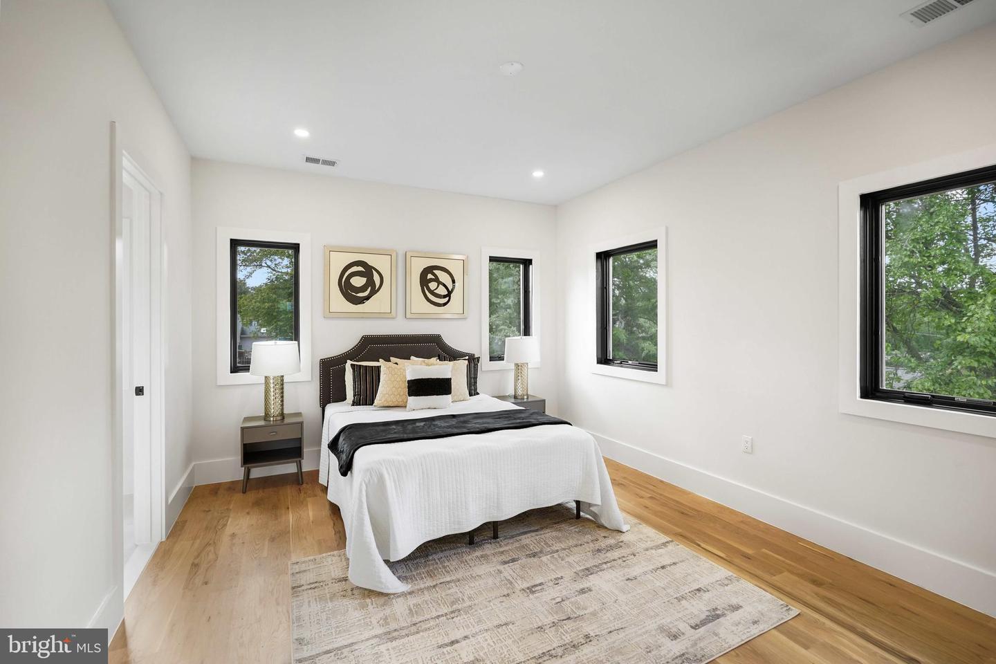 6818 BARRETT RD, FALLS CHURCH, Virginia 22042, 6 Bedrooms Bedrooms, ,5 BathroomsBathrooms,Residential,For sale,6818 BARRETT RD,VAFX2266128 MLS # VAFX2266128