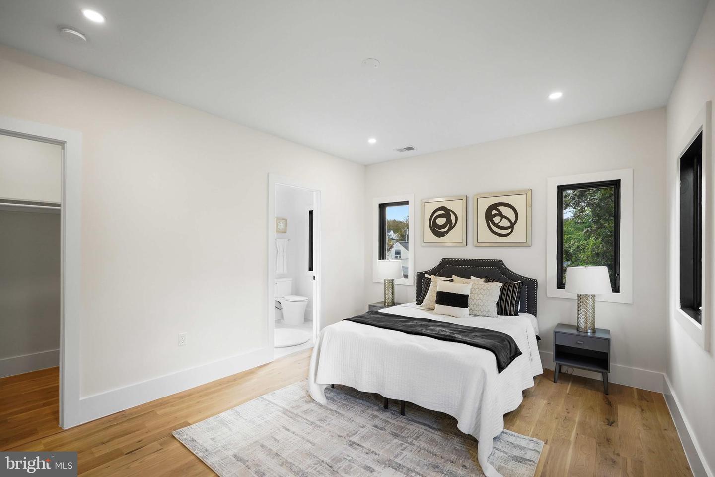 6818 BARRETT RD, FALLS CHURCH, Virginia 22042, 6 Bedrooms Bedrooms, ,5 BathroomsBathrooms,Residential,For sale,6818 BARRETT RD,VAFX2266128 MLS # VAFX2266128