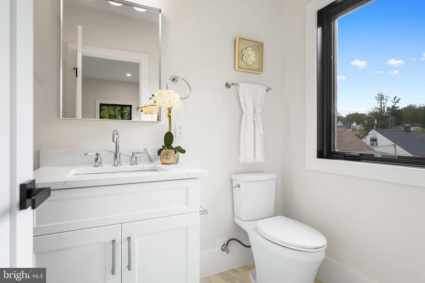 6818 BARRETT RD, FALLS CHURCH, Virginia 22042, 6 Bedrooms Bedrooms, ,5 BathroomsBathrooms,Residential,For sale,6818 BARRETT RD,VAFX2266128 MLS # VAFX2266128