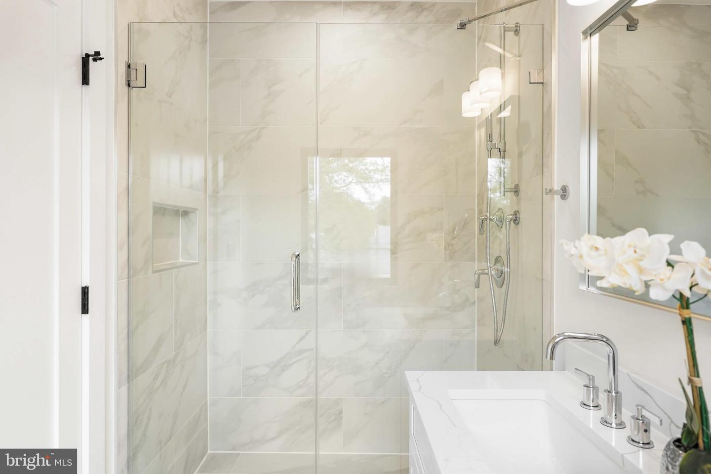 6818 BARRETT RD, FALLS CHURCH, Virginia 22042, 6 Bedrooms Bedrooms, ,5 BathroomsBathrooms,Residential,For sale,6818 BARRETT RD,VAFX2266128 MLS # VAFX2266128