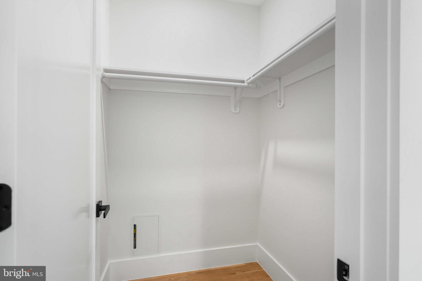 6818 BARRETT RD, FALLS CHURCH, Virginia 22042, 6 Bedrooms Bedrooms, ,5 BathroomsBathrooms,Residential,For sale,6818 BARRETT RD,VAFX2266128 MLS # VAFX2266128