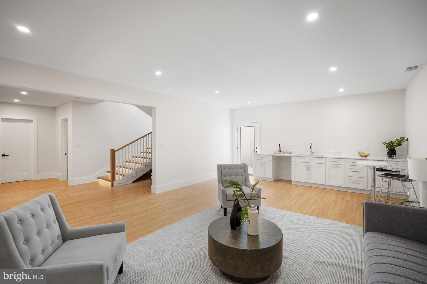 6818 BARRETT RD, FALLS CHURCH, Virginia 22042, 6 Bedrooms Bedrooms, ,5 BathroomsBathrooms,Residential,For sale,6818 BARRETT RD,VAFX2266128 MLS # VAFX2266128