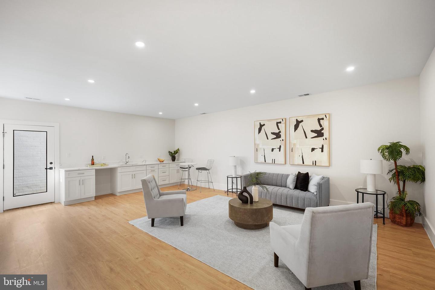 6818 BARRETT RD, FALLS CHURCH, Virginia 22042, 6 Bedrooms Bedrooms, ,5 BathroomsBathrooms,Residential,For sale,6818 BARRETT RD,VAFX2266128 MLS # VAFX2266128