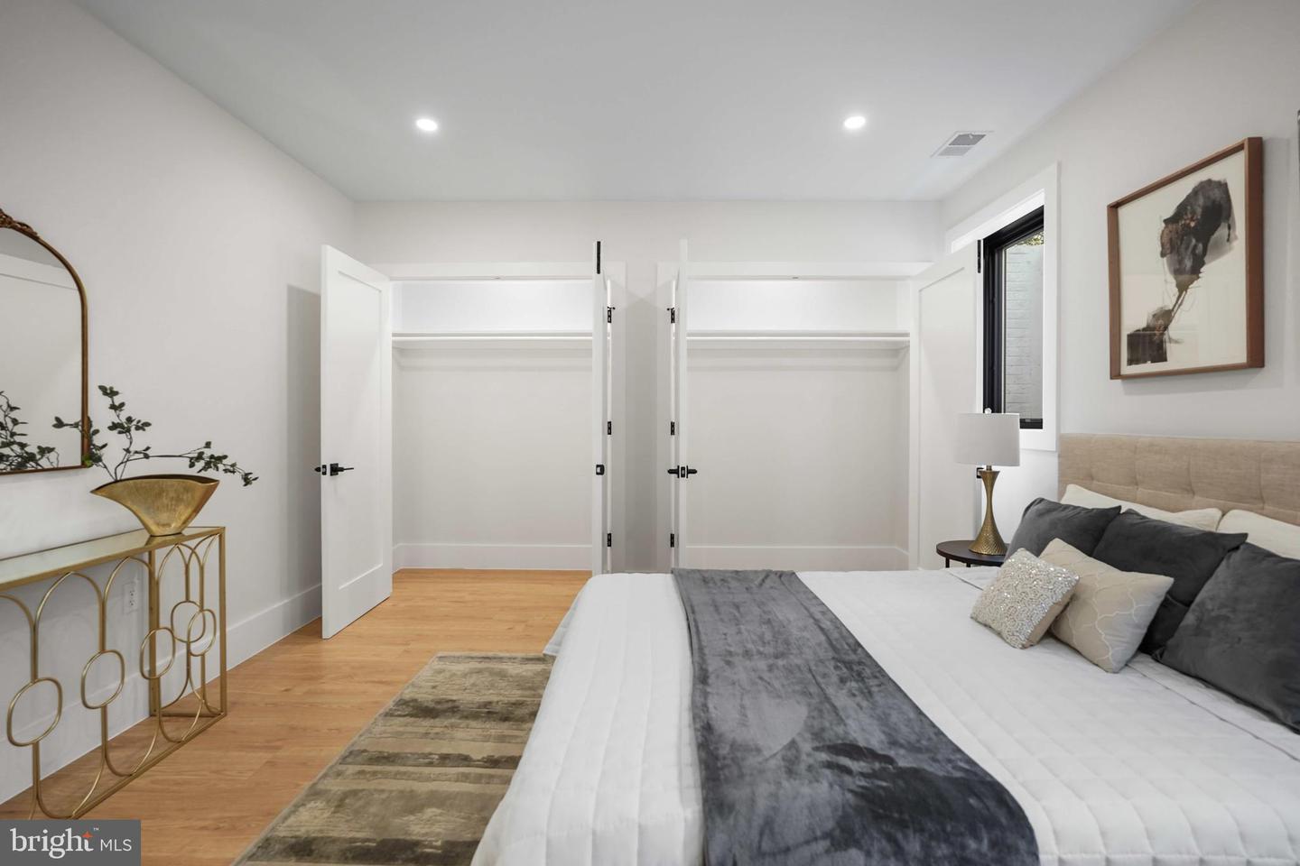 6818 BARRETT RD, FALLS CHURCH, Virginia 22042, 6 Bedrooms Bedrooms, ,5 BathroomsBathrooms,Residential,For sale,6818 BARRETT RD,VAFX2266128 MLS # VAFX2266128