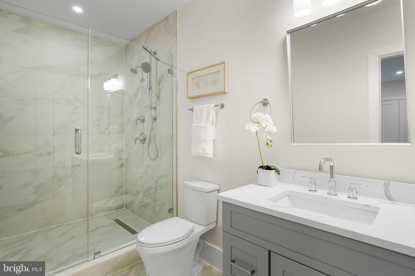 6818 BARRETT RD, FALLS CHURCH, Virginia 22042, 6 Bedrooms Bedrooms, ,5 BathroomsBathrooms,Residential,For sale,6818 BARRETT RD,VAFX2266128 MLS # VAFX2266128