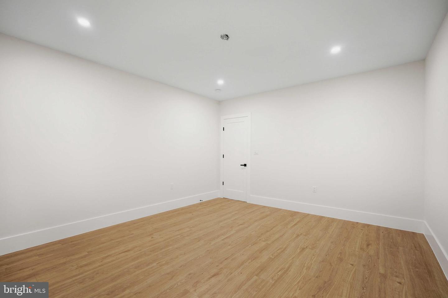 6818 BARRETT RD, FALLS CHURCH, Virginia 22042, 6 Bedrooms Bedrooms, ,5 BathroomsBathrooms,Residential,For sale,6818 BARRETT RD,VAFX2266128 MLS # VAFX2266128