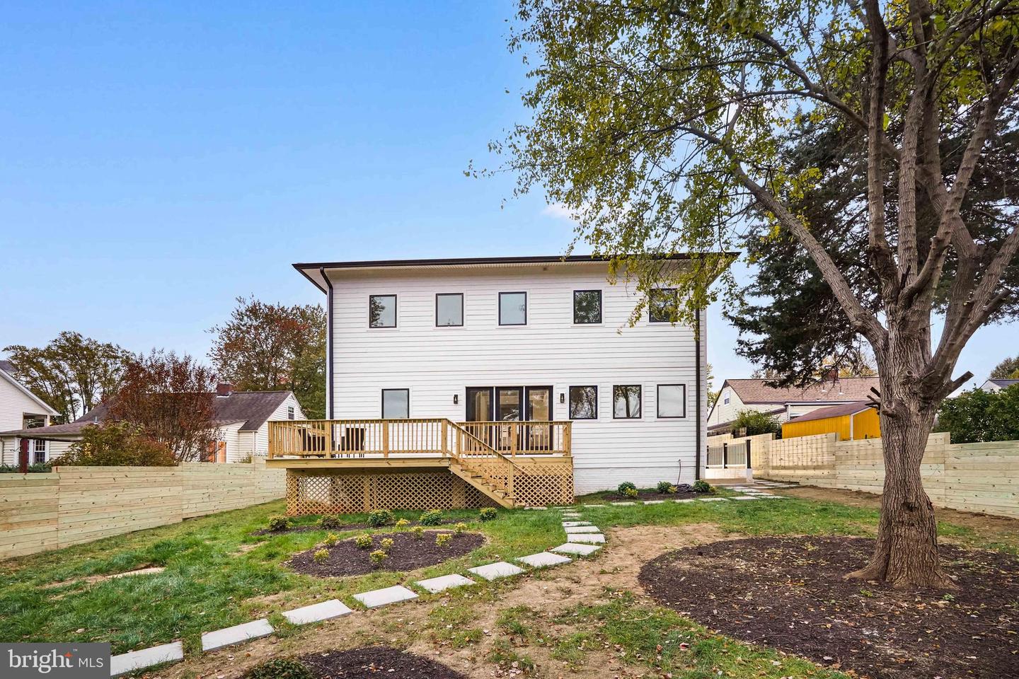 6818 BARRETT RD, FALLS CHURCH, Virginia 22042, 6 Bedrooms Bedrooms, ,5 BathroomsBathrooms,Residential,For sale,6818 BARRETT RD,VAFX2266128 MLS # VAFX2266128