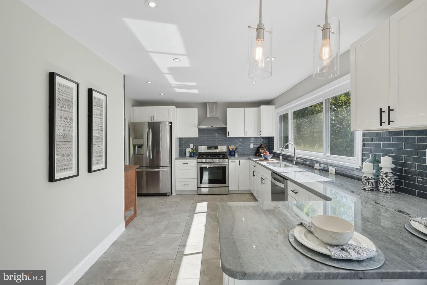 5209 CEDAR RD, ALEXANDRIA, Virginia 22309, 3 Bedrooms Bedrooms, ,3 BathroomsBathrooms,Residential,For sale,5209 CEDAR RD,VAFX2266910 MLS # VAFX2266910