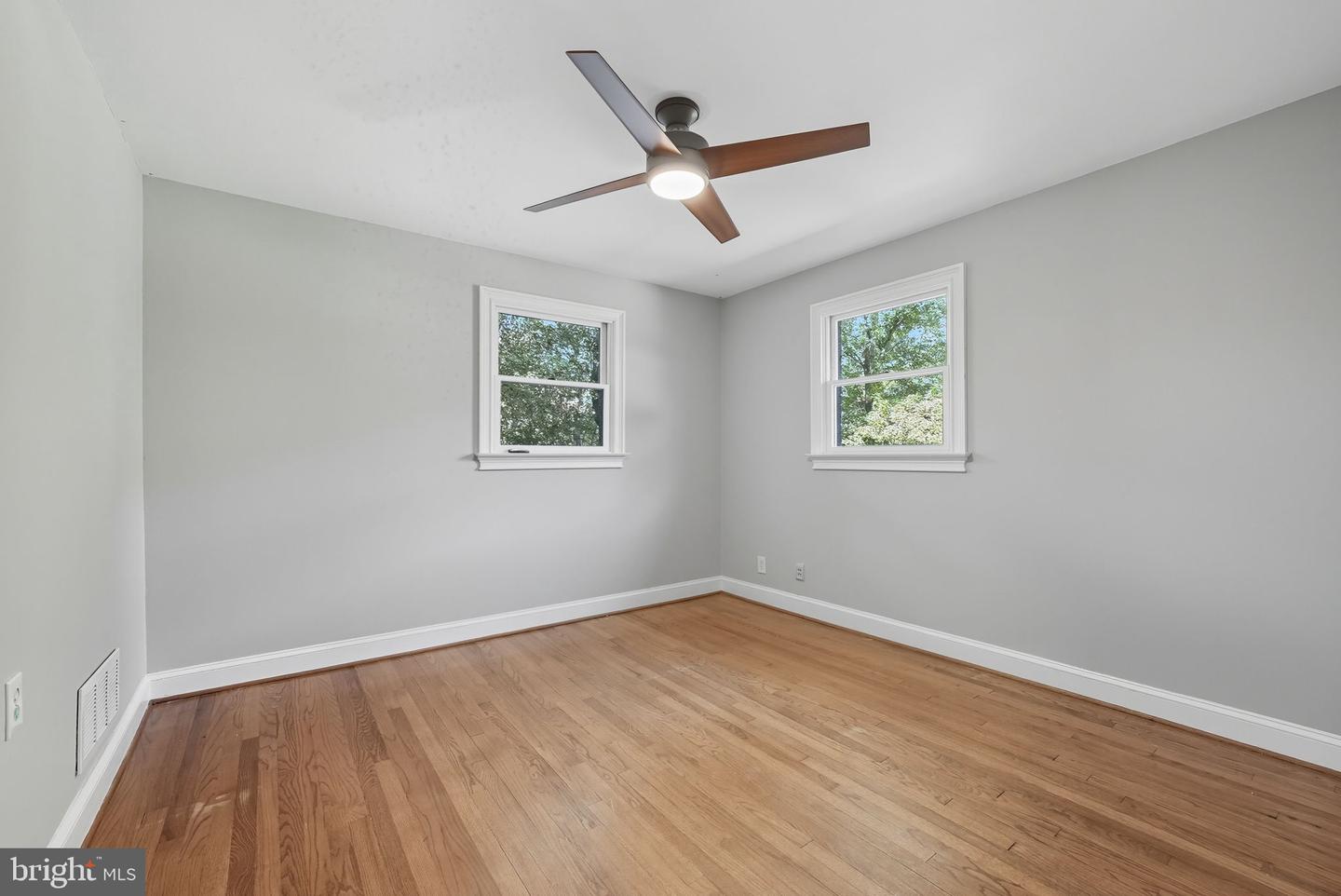 5209 CEDAR RD, ALEXANDRIA, Virginia 22309, 3 Bedrooms Bedrooms, ,3 BathroomsBathrooms,Residential,For sale,5209 CEDAR RD,VAFX2266910 MLS # VAFX2266910