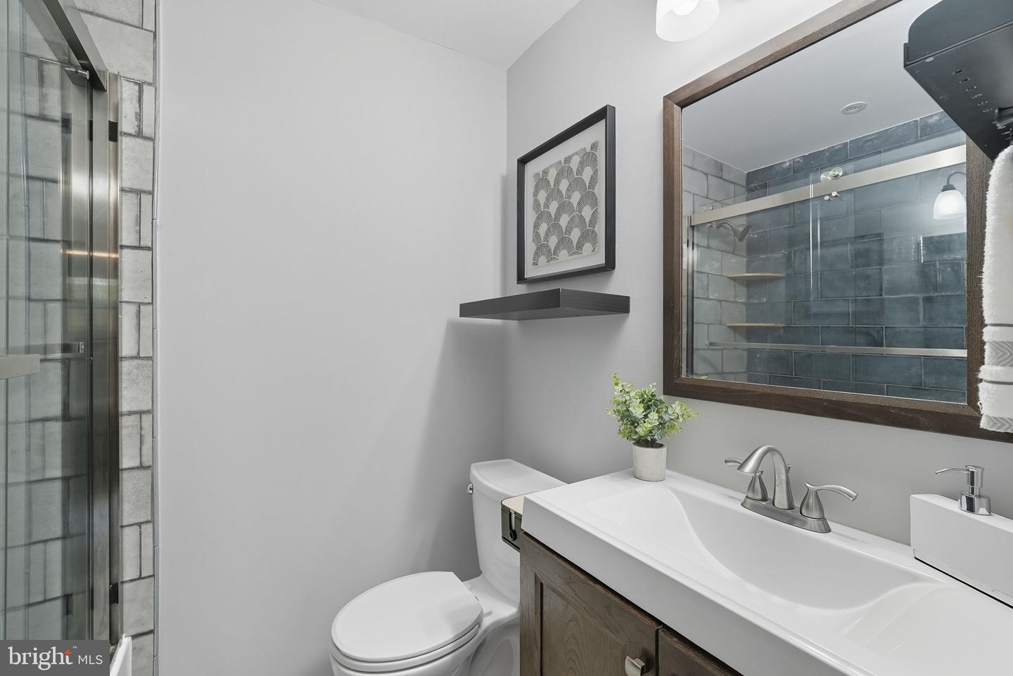 5209 CEDAR RD, ALEXANDRIA, Virginia 22309, 3 Bedrooms Bedrooms, ,3 BathroomsBathrooms,Residential,For sale,5209 CEDAR RD,VAFX2266910 MLS # VAFX2266910