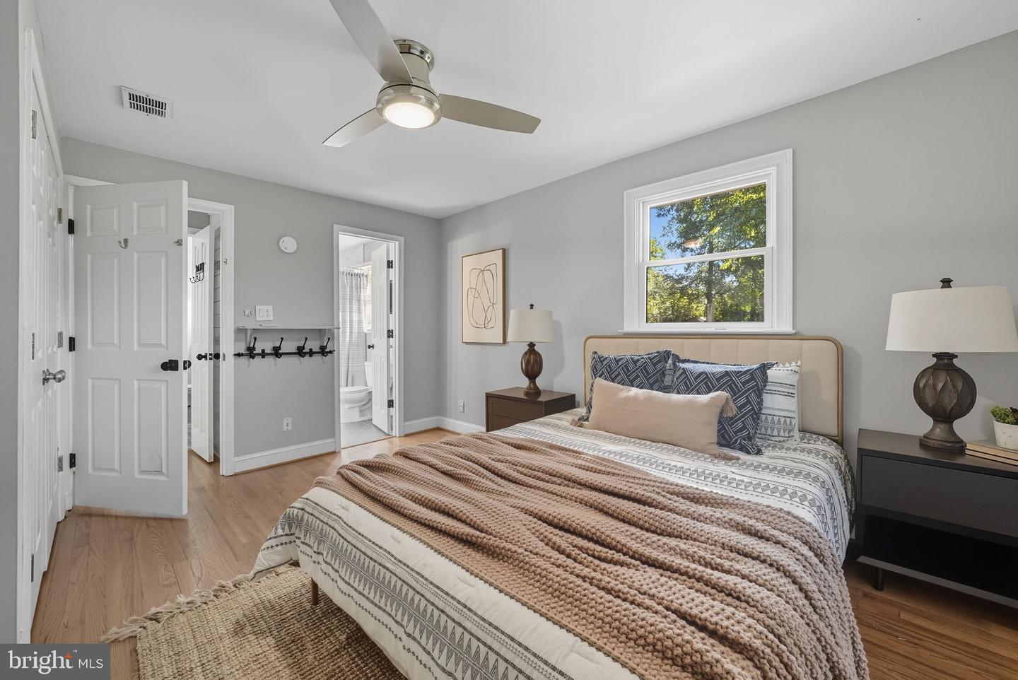 5209 CEDAR RD, ALEXANDRIA, Virginia 22309, 3 Bedrooms Bedrooms, ,3 BathroomsBathrooms,Residential,For sale,5209 CEDAR RD,VAFX2266910 MLS # VAFX2266910