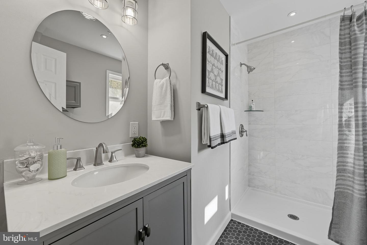 5209 CEDAR RD, ALEXANDRIA, Virginia 22309, 3 Bedrooms Bedrooms, ,3 BathroomsBathrooms,Residential,For sale,5209 CEDAR RD,VAFX2266910 MLS # VAFX2266910