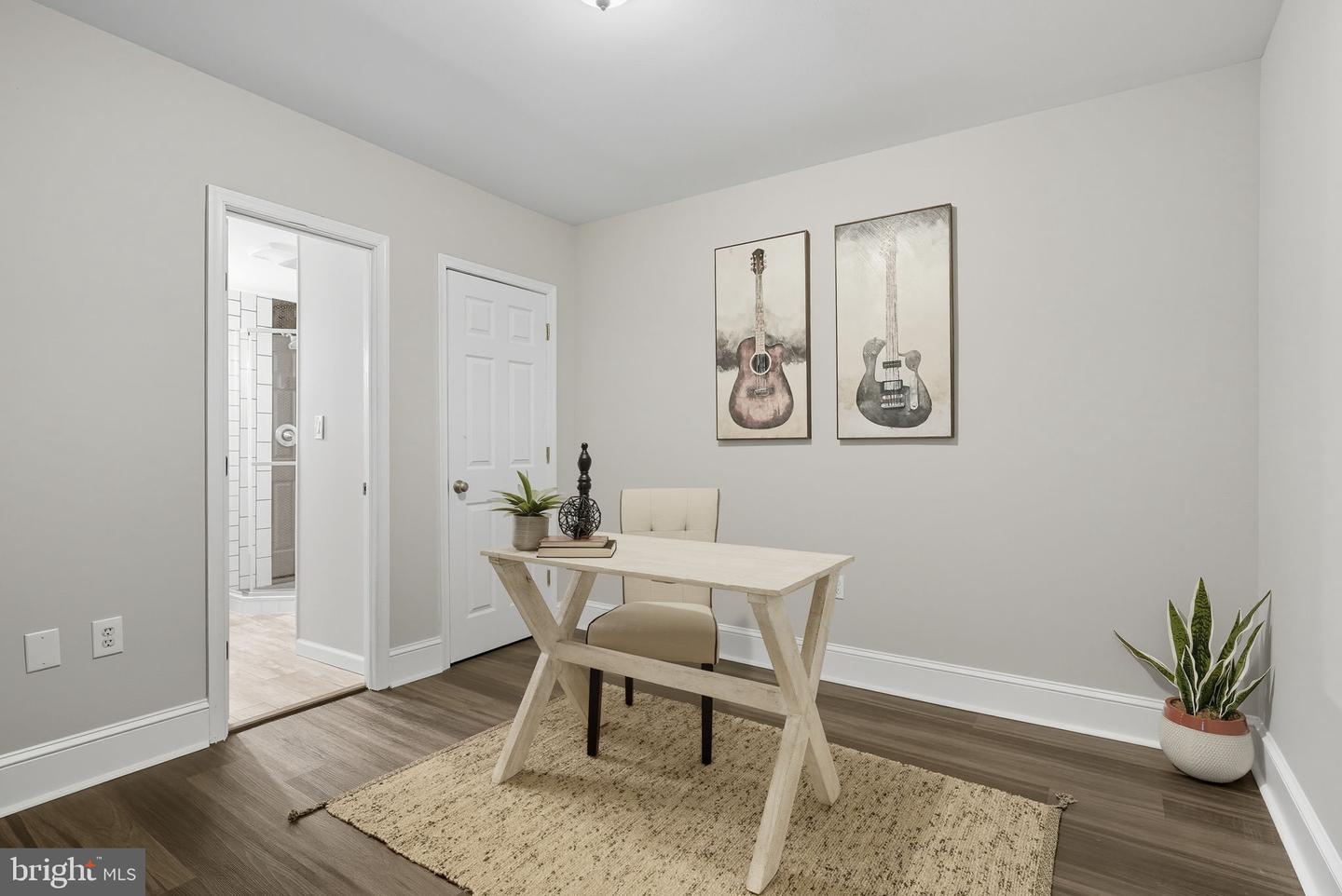 5209 CEDAR RD, ALEXANDRIA, Virginia 22309, 3 Bedrooms Bedrooms, ,3 BathroomsBathrooms,Residential,For sale,5209 CEDAR RD,VAFX2266910 MLS # VAFX2266910