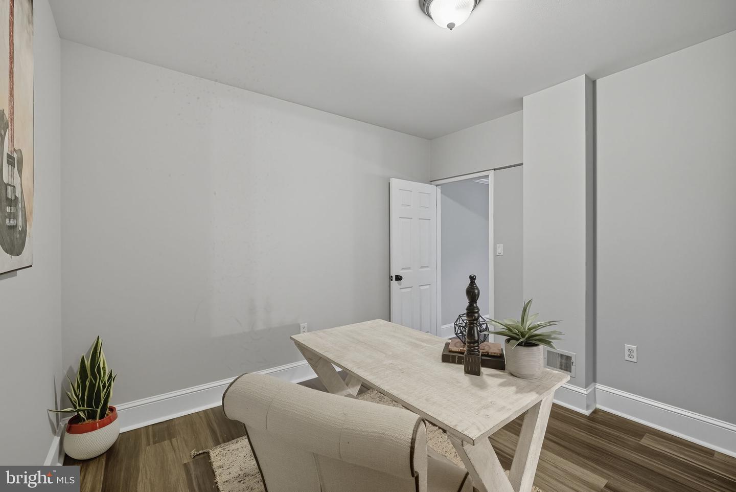 5209 CEDAR RD, ALEXANDRIA, Virginia 22309, 3 Bedrooms Bedrooms, ,3 BathroomsBathrooms,Residential,For sale,5209 CEDAR RD,VAFX2266910 MLS # VAFX2266910