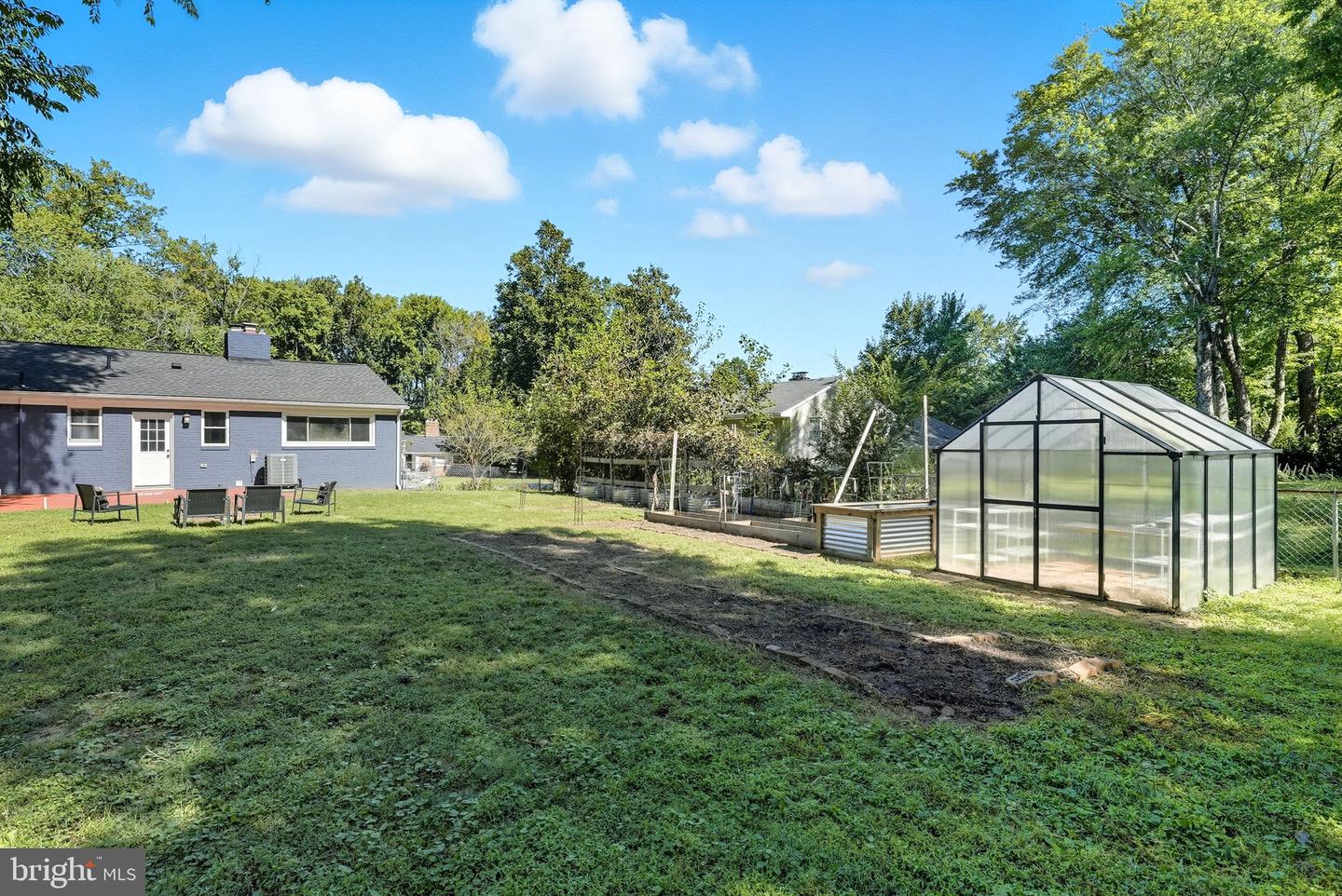 5209 CEDAR RD, ALEXANDRIA, Virginia 22309, 3 Bedrooms Bedrooms, ,3 BathroomsBathrooms,Residential,For sale,5209 CEDAR RD,VAFX2266910 MLS # VAFX2266910
