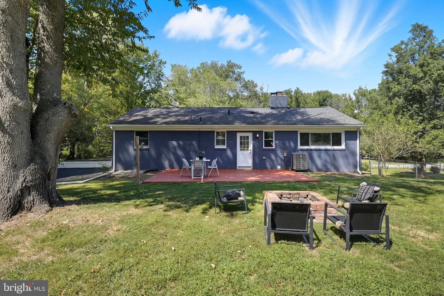 5209 CEDAR RD, ALEXANDRIA, Virginia 22309, 3 Bedrooms Bedrooms, ,3 BathroomsBathrooms,Residential,For sale,5209 CEDAR RD,VAFX2266910 MLS # VAFX2266910