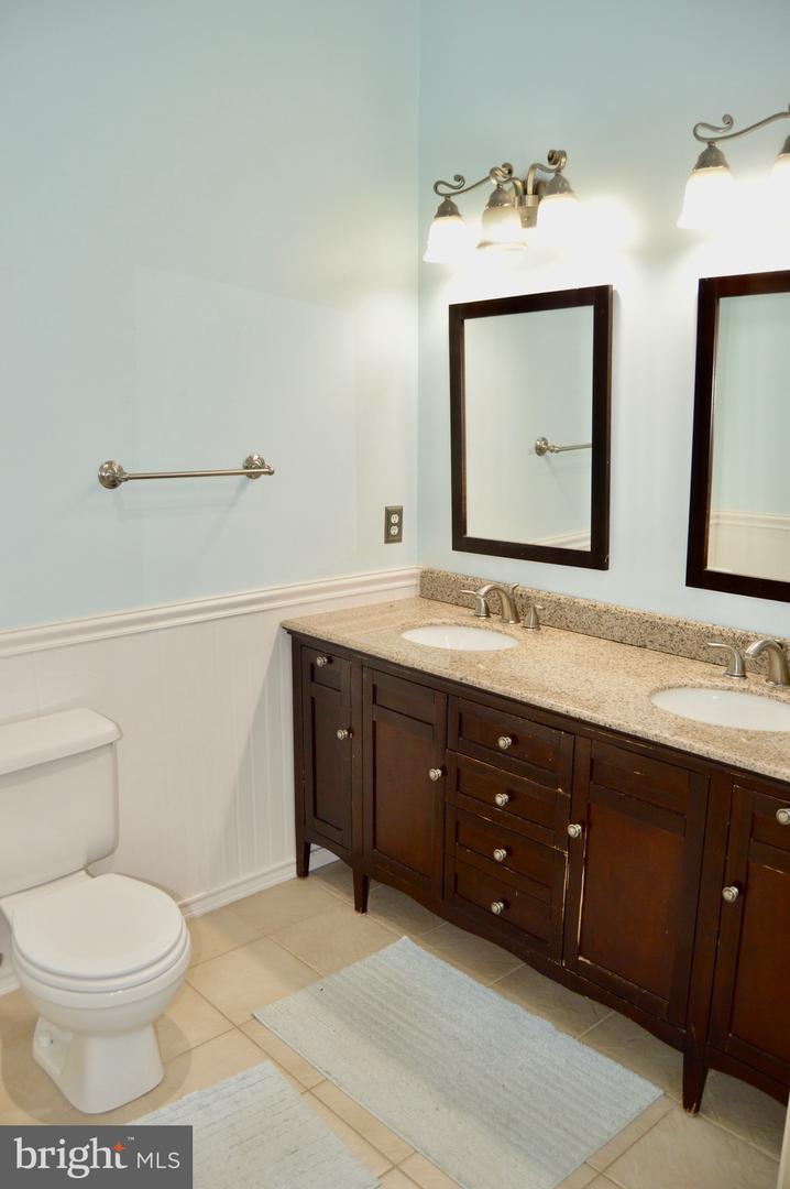 43438 OXEN LN, CHANTILLY, Virginia 20152, 4 Bedrooms Bedrooms, ,3 BathroomsBathrooms,Residential,For sale,43438 OXEN LN,VALO2106732 MLS # VALO2106732
