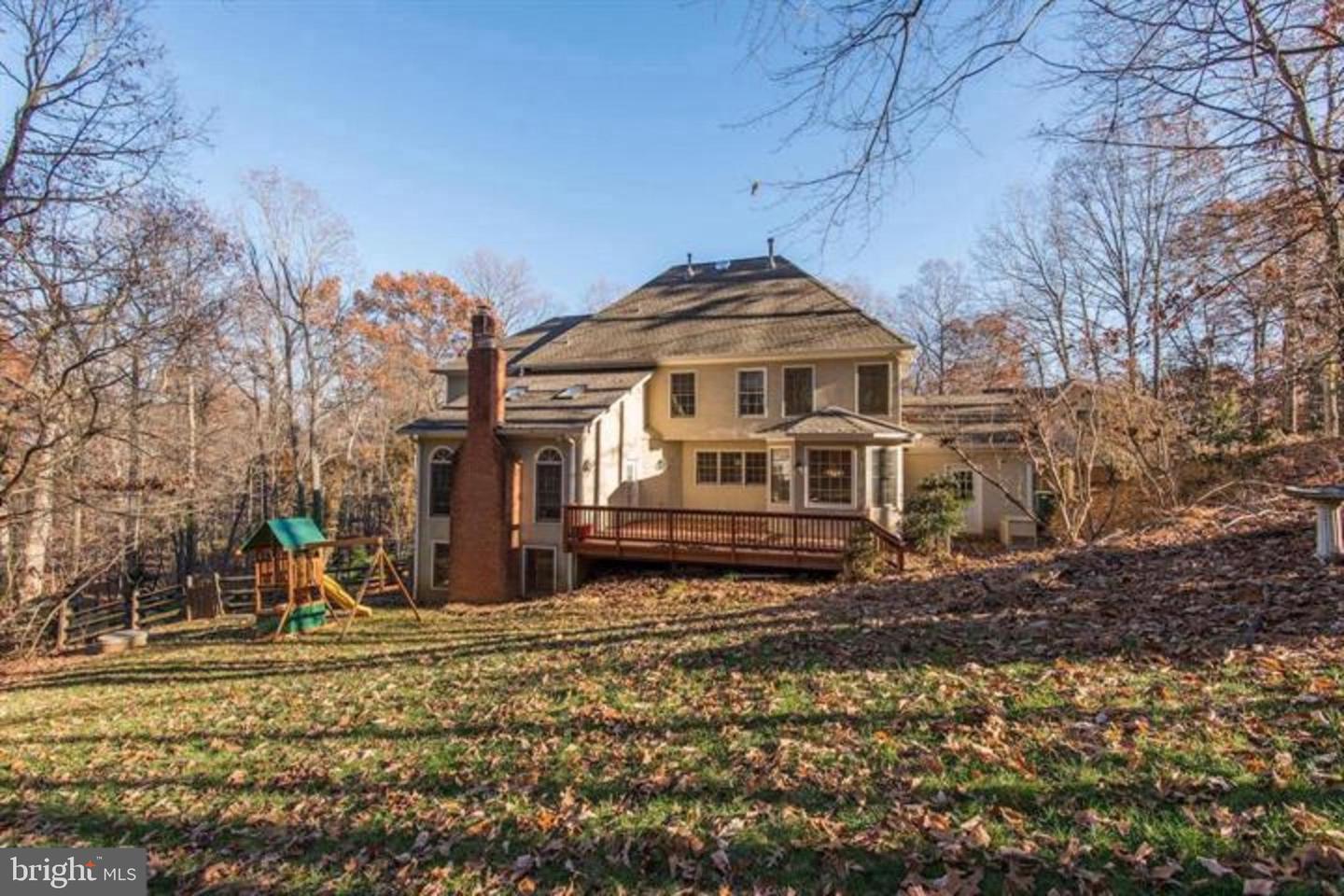 2082 HUNTERS CREST WAY, VIENNA, Virginia 22181, 5 Bedrooms Bedrooms, ,4 BathroomsBathrooms,Residential,For sale,2082 HUNTERS CREST WAY,VAFX2267260 MLS # VAFX2267260